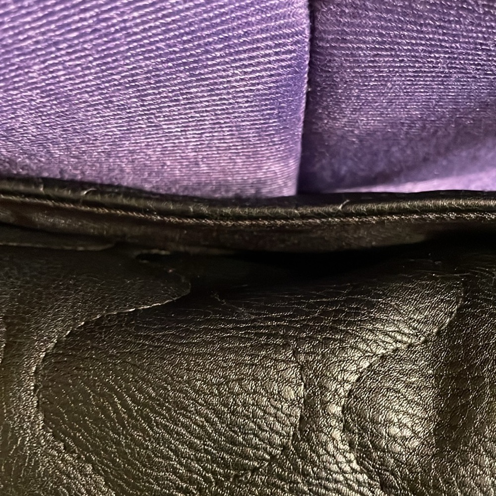 Universal Thread Purse - Picture 3 of 5